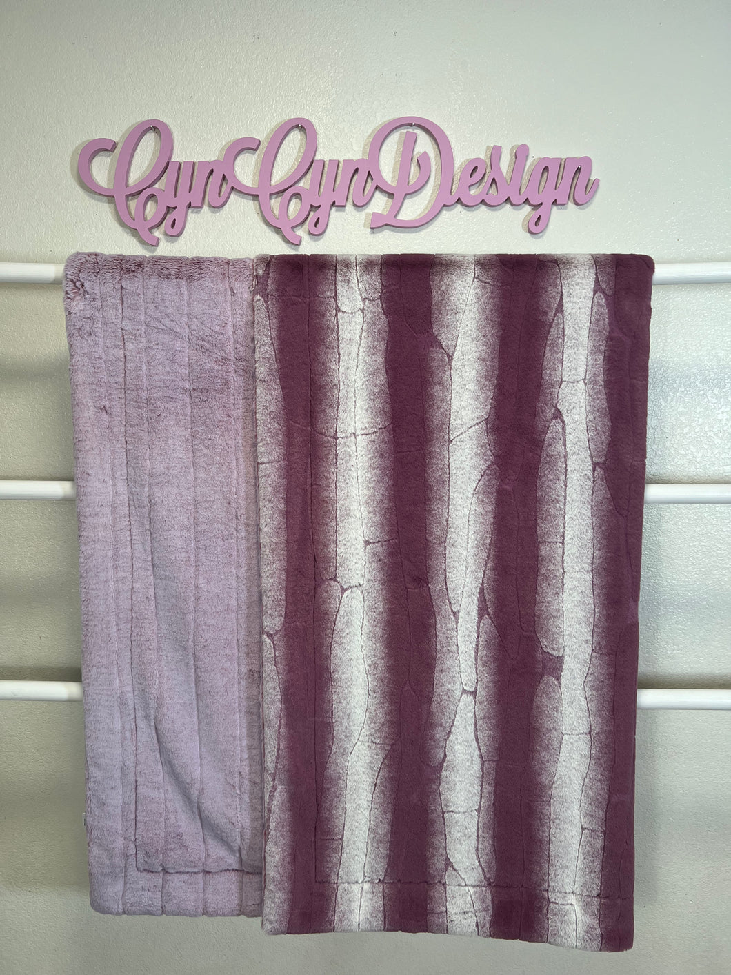 Wild rose iced Sydnee on wild rose Sahara 60x72