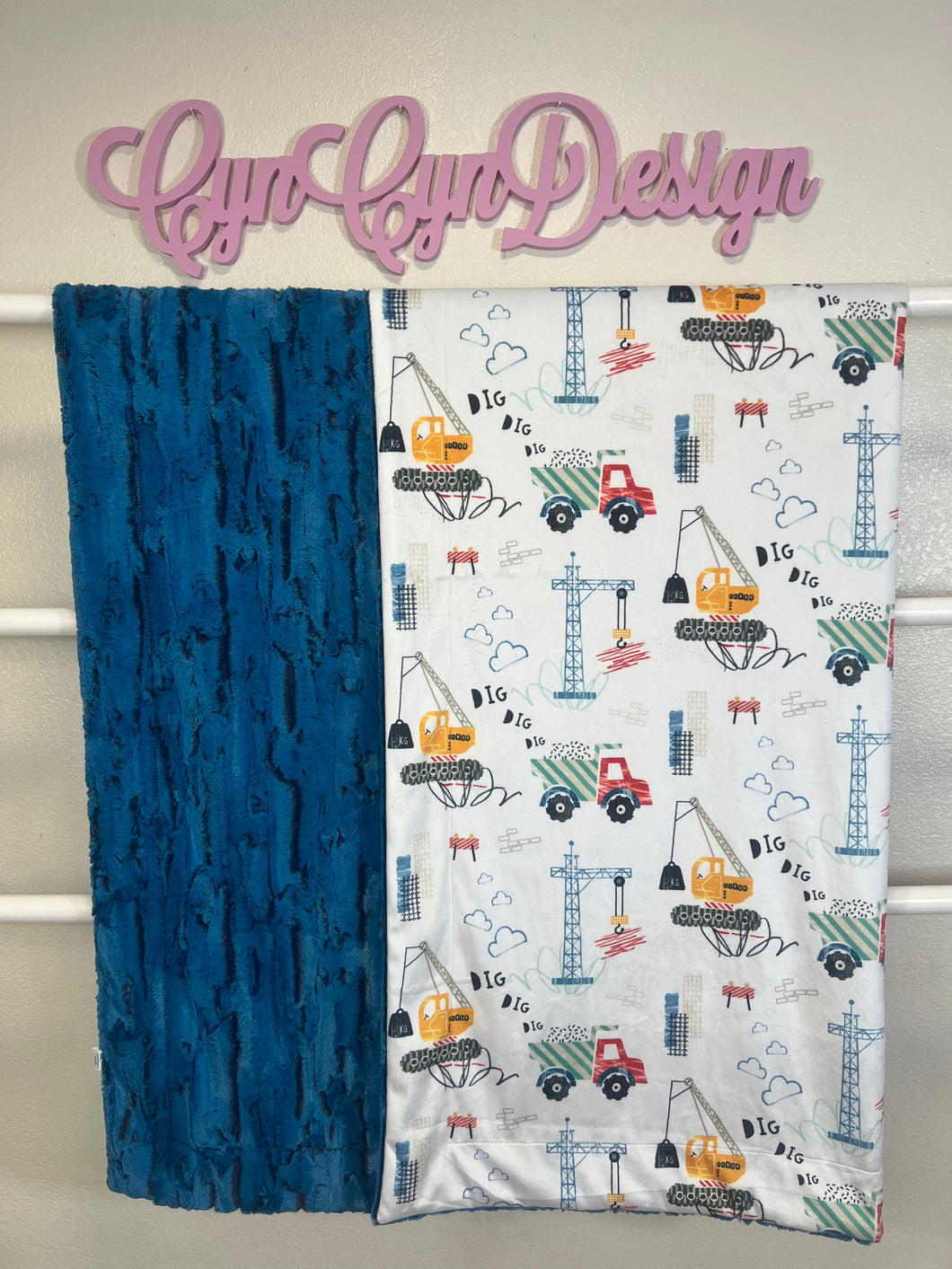 Dig dig print on bluebird Forest Fox 60x72