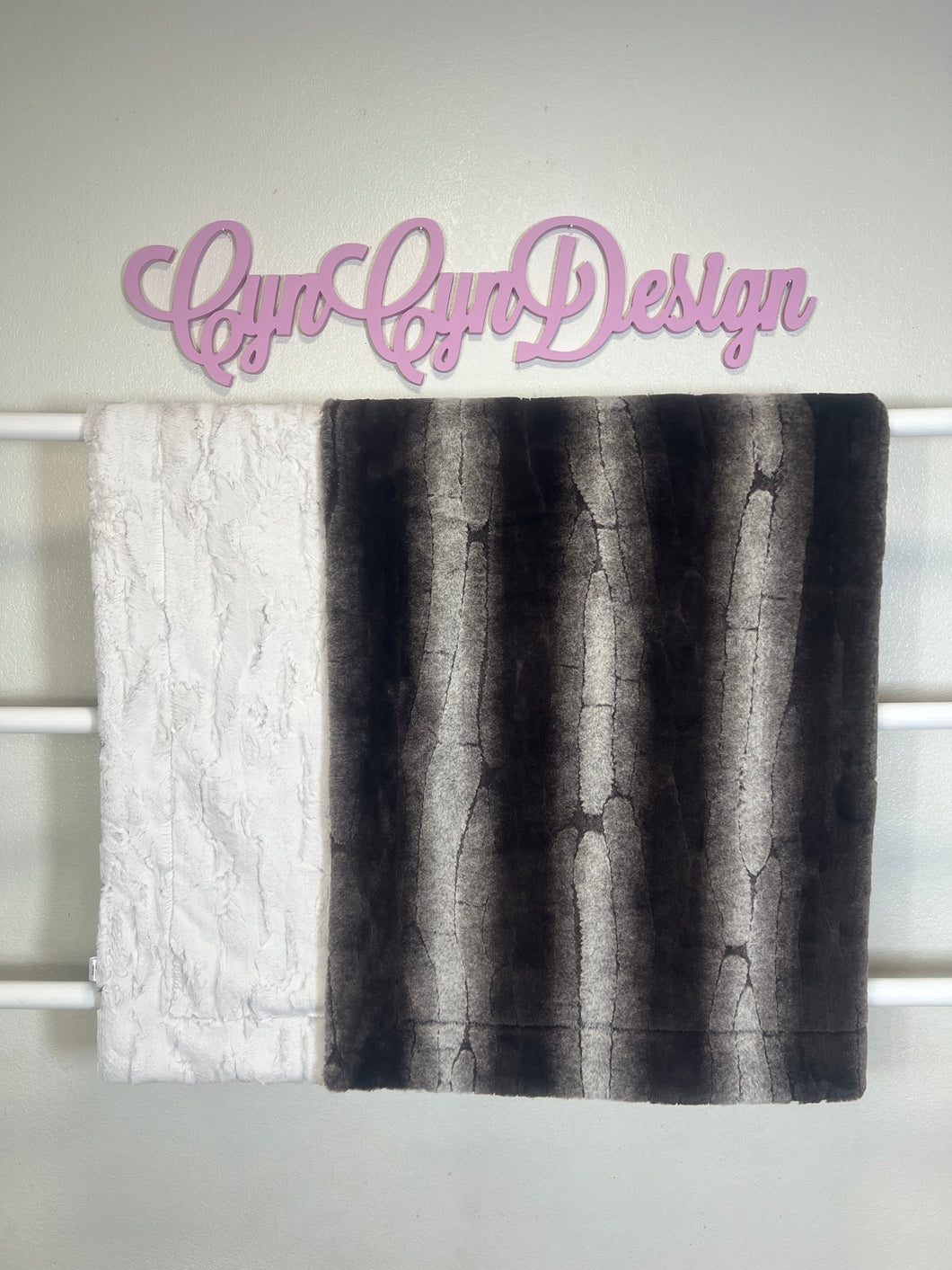 Chocolate almond Sahara on pearl willow 60x50