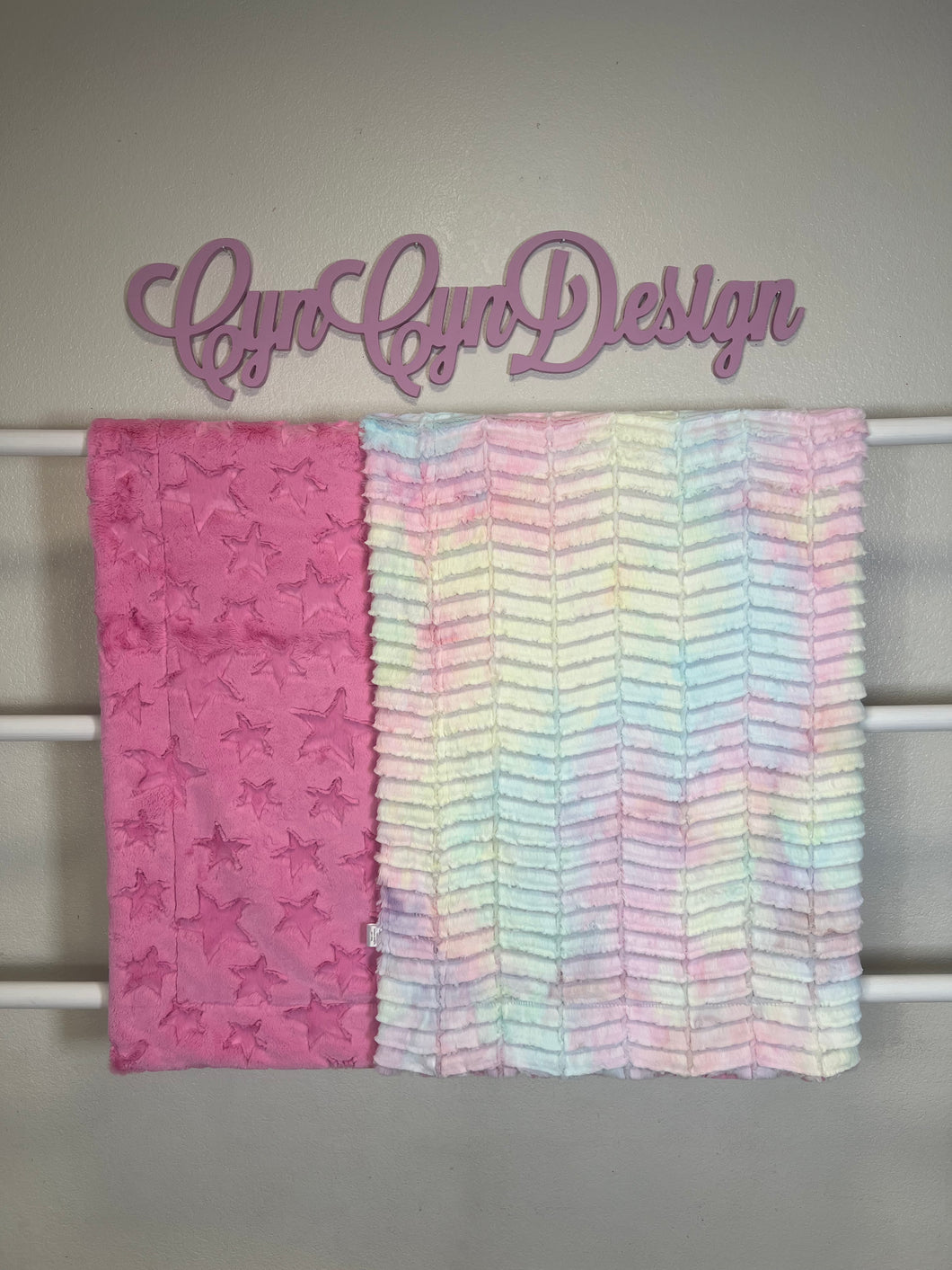 Pastel groovy on hot pink stars 60x50 (defect crease)